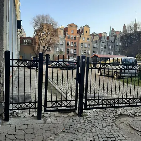 Szeroka Daire Gdansk